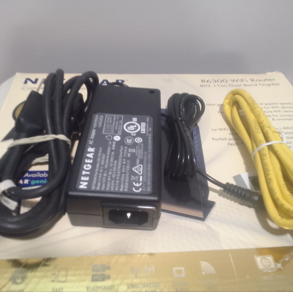 Netgear R6300 WiFi Router - Picture 9 of 9